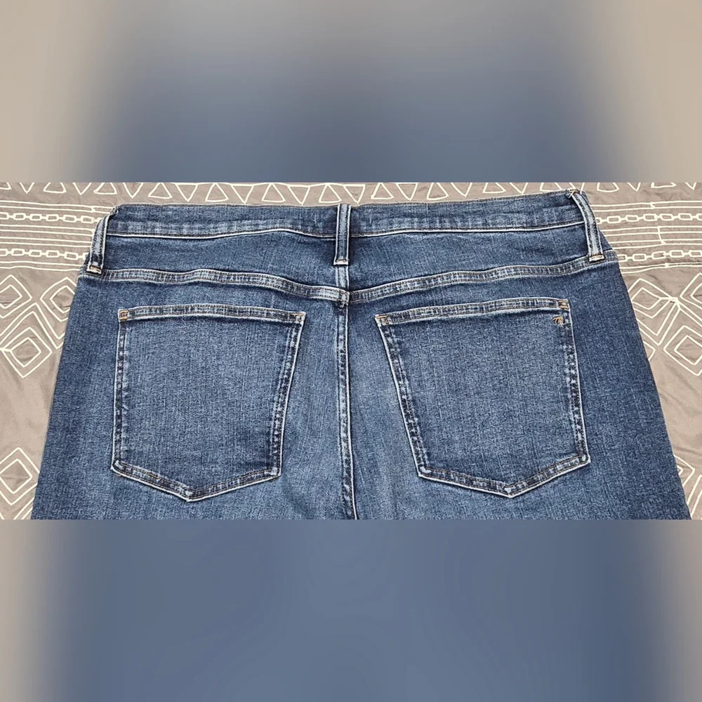 Madewell Midrise Kick Out Jeans Size 33 - Picture 4 of 8